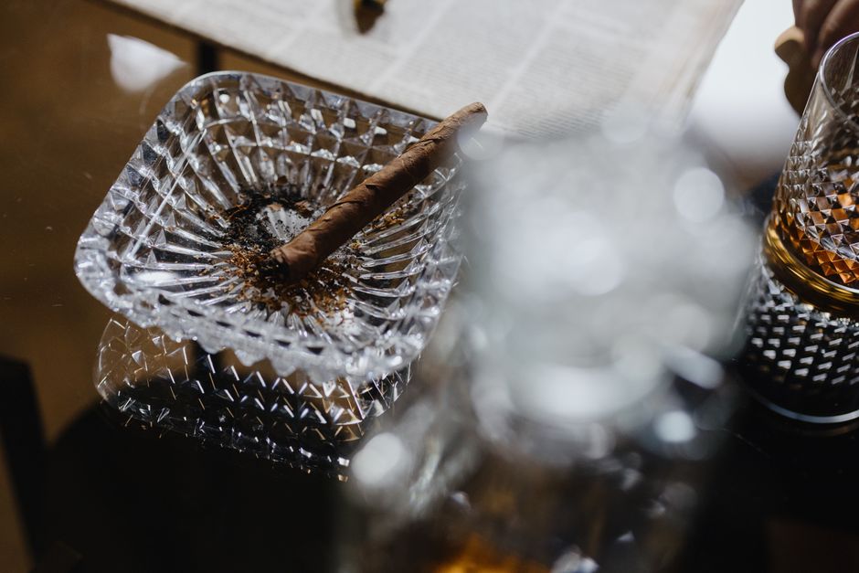 Heavy crystal glass cigar ashtray