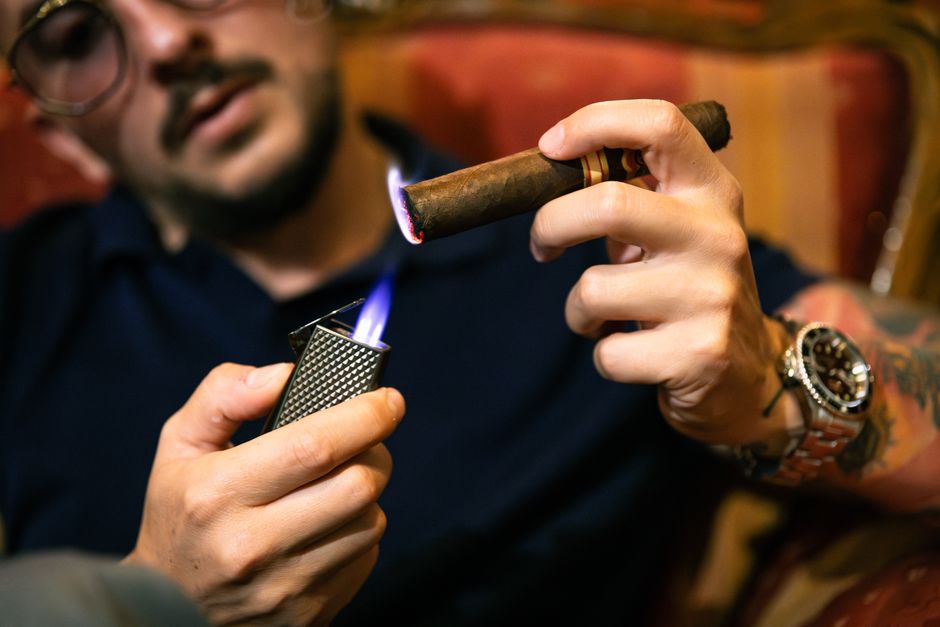 Single-jet butane cigar torch lighter