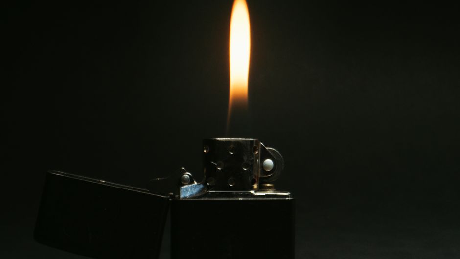 Premium triple-flame torch lighter with built-in punch