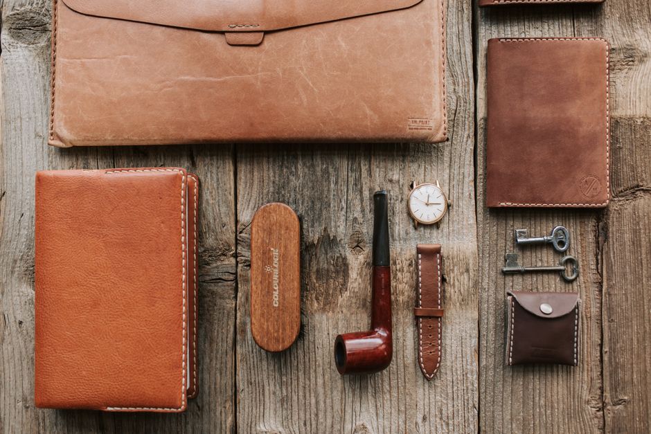 Soft leather three-finger cigar case